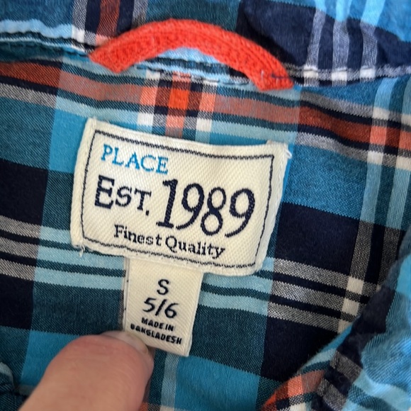 Children’s Place plaid button up - Picture 2 of 4